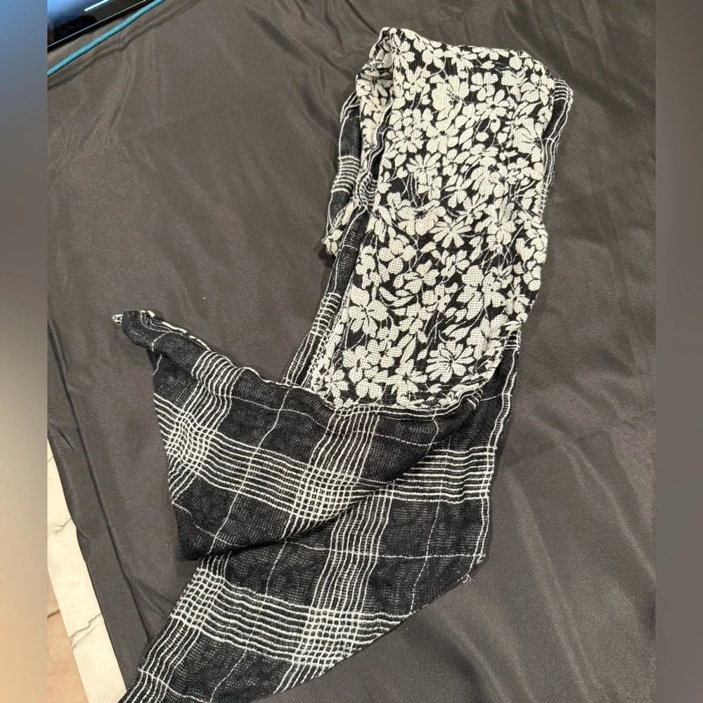 Burberry Black and White Linen Floral Scarf